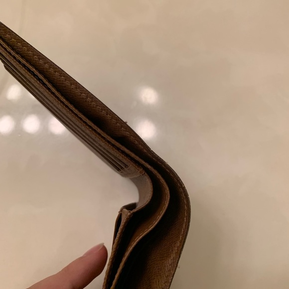 Louis Vuitton Wallet - Picture 5 of 6
